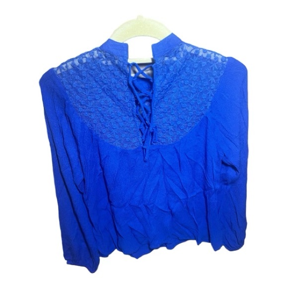 Altar’d State Floral Lace shirt Blue Small with lace up back - Picture 3 of 3
